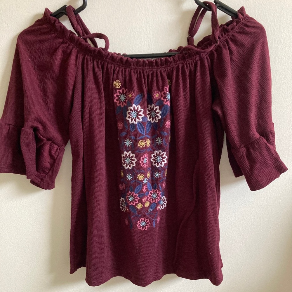 Off shoulder shirt